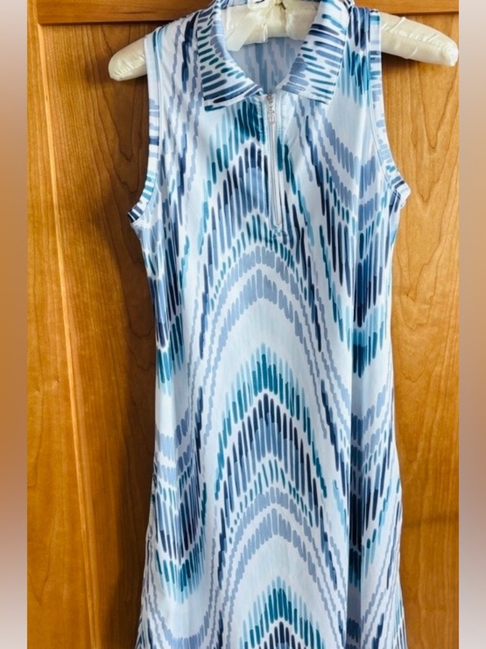 Sofibella Tennis/Athletic Activewear White Blue Wave Lightweight Dress Small